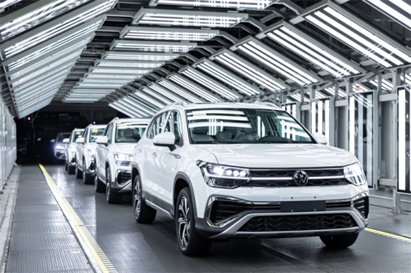 品牌丨合资品牌销冠续写传奇：上汽大众以"油电并进"迎战2025