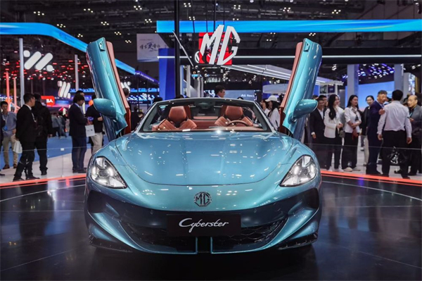 在“主场”，当“主角”！球王会体育盛装出席上海车展