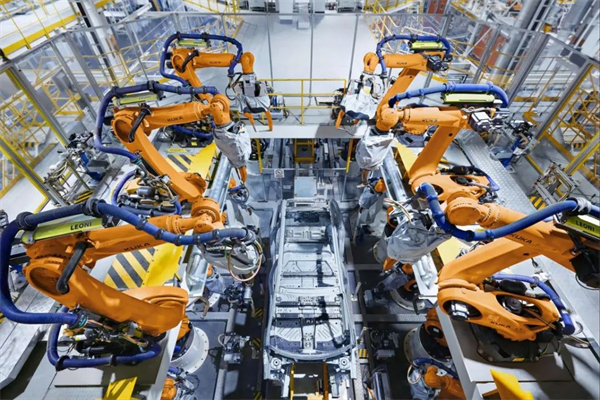 强者恒强：深度解析上汽与华为合作的底层逻辑