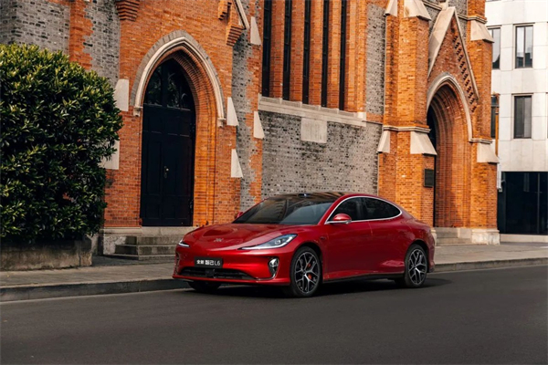 巨轮破浪前行，这个春天里，上汽多管齐下激活增长动能