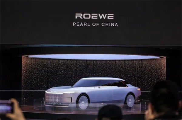 上汽向上 昂首挺胸