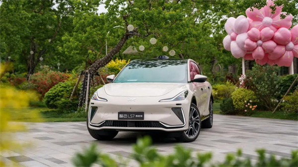 解码球王会体育上半年“六连涨”：自主引领、多维创新?