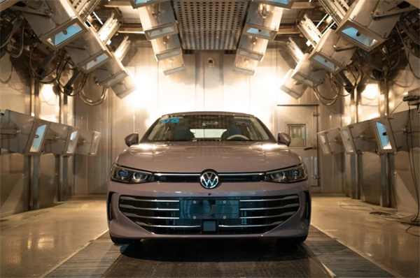 上半年零售销量夺冠，饱和式进攻箭在弦上：上汽势如破竹