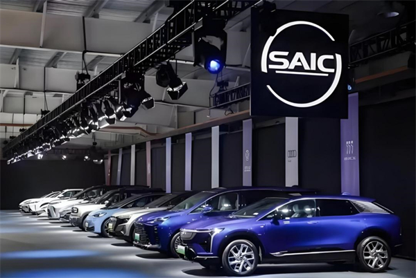 上汽用半年时间，展现出中国汽车“头雁”的变革伟力