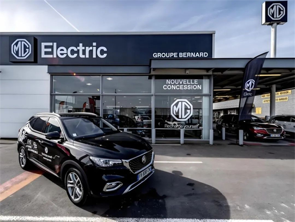 上汽用半年时间，展现出中国汽车“头雁”的变革伟力