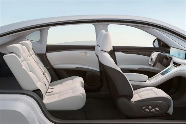 升舱不加价！“满配SUV”全新智己LS6剧院版上市，权益价21.99万~28.29万元