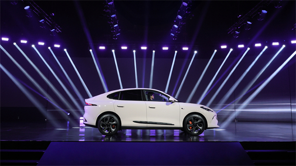 上汽智己LS6海外版IM6正式在泰国上市