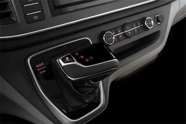 跑得猛、花得少、养得省、全场景！“全场景高价值轻客”上汽大通新途V80 9AT荣耀上市，全面高人一档