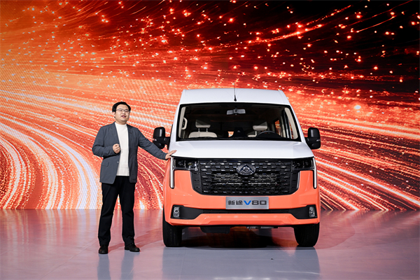 跑得猛、花得少、养得省、全场景！“全场景高价值轻客”上汽大通新途V80 9AT荣耀上市，全面高人一档