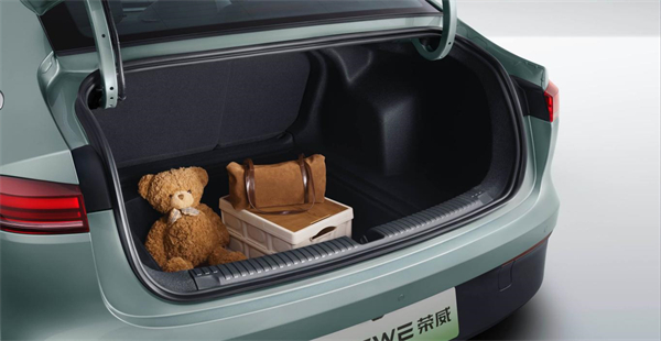 7.98万起！荣威纯电D6上市，A+级市场迎来“价值王者”