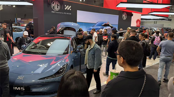 智己汽车正式登陆澳大利亚，双车闪耀墨尔本车展