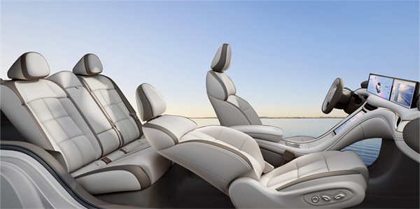 全新智己L6震撼上市，权益价20.49万~26.49万