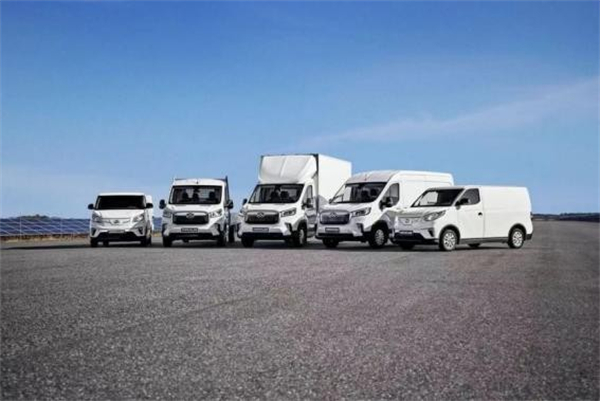 全球物流巨头绿色首。∩掀笸ㄕ痘馜HL欧洲最大单，助推中国新能源技术出海