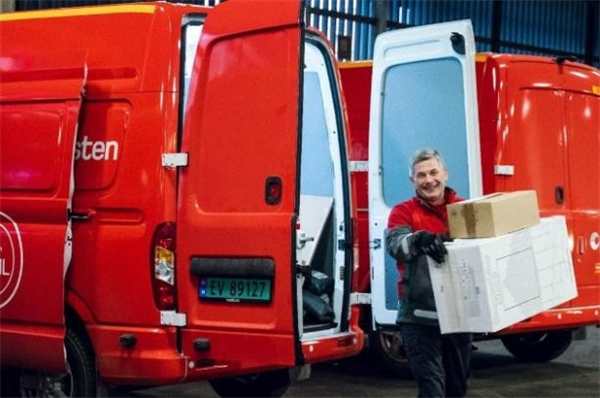 全球物流巨头绿色首。∩掀笸ㄕ痘馜HL欧洲最大单，助推中国新能源技术出海